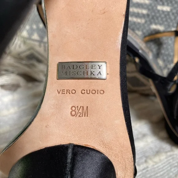 {Badgley Mischka} Satin Heels - Picture 8 of 9